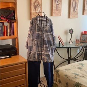 😍3/25 Blue and white top with matching jeans